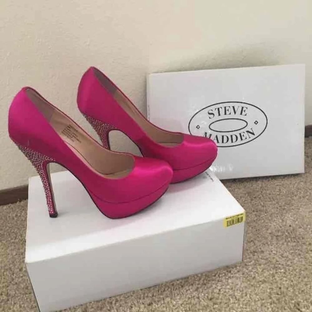 Steve Madden hot pink heels